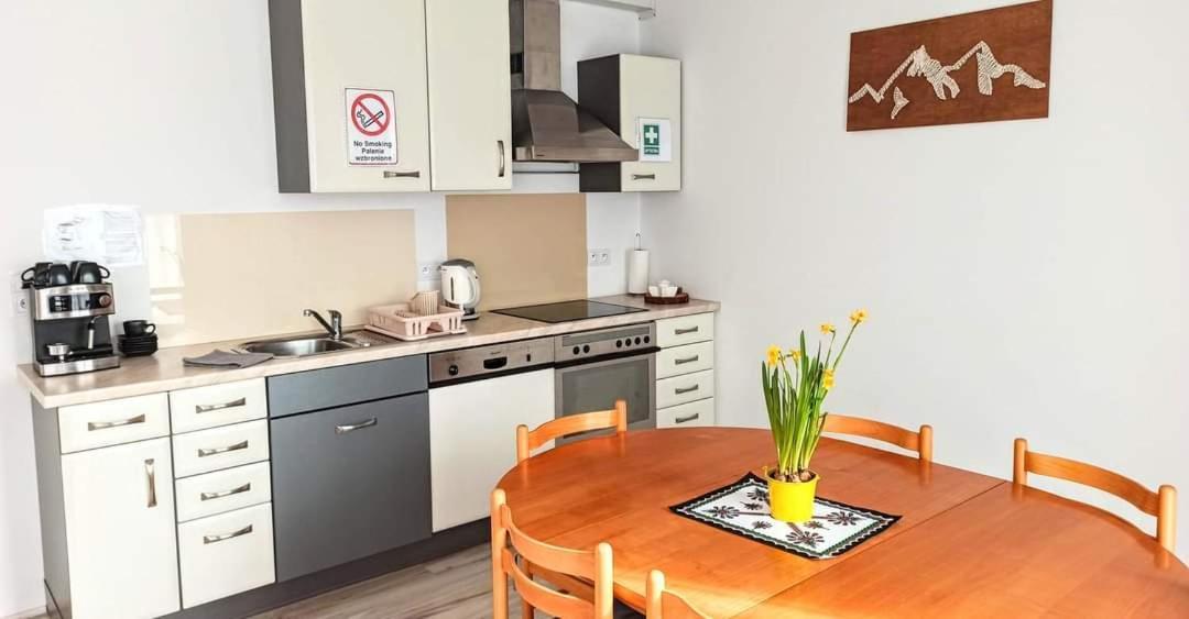 Kwatera U Somsiada -Apartament 무스지나 외부 사진